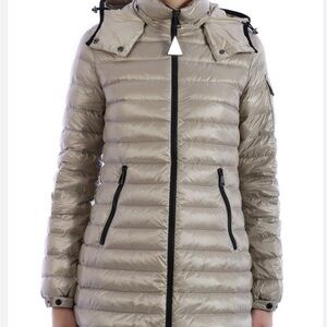 Moncler
Menthe Giubbotto Hooded Drawstring Puffer Coat